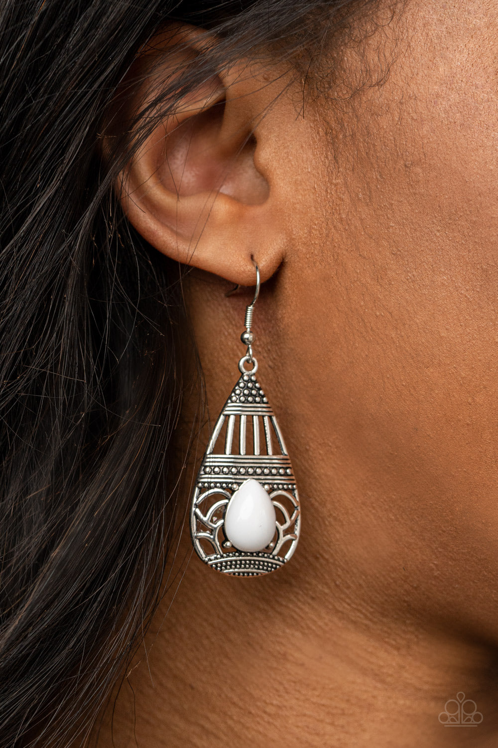 Paparazzi Accessories - Eastern Essence - White Earrings