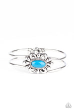 Load image into Gallery viewer, Paparazzi Accessories - Serene Succulent - Blue Bracelet
