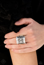 Load image into Gallery viewer, Paparazzi Accessories - Me, Myself, and Ivy - Silver Ring
