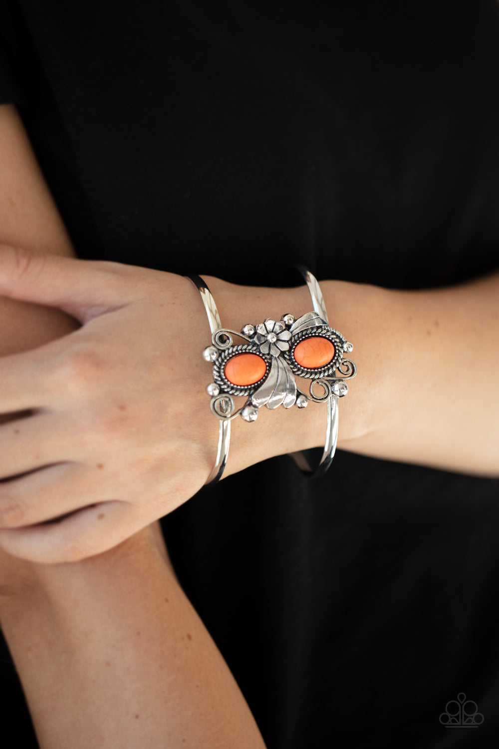 Paparazzi Accessories - Mojave Flower Girl - Orange Bracelet