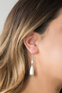 Paparazzi Accessories - Courageously Canyon - White Earrings
