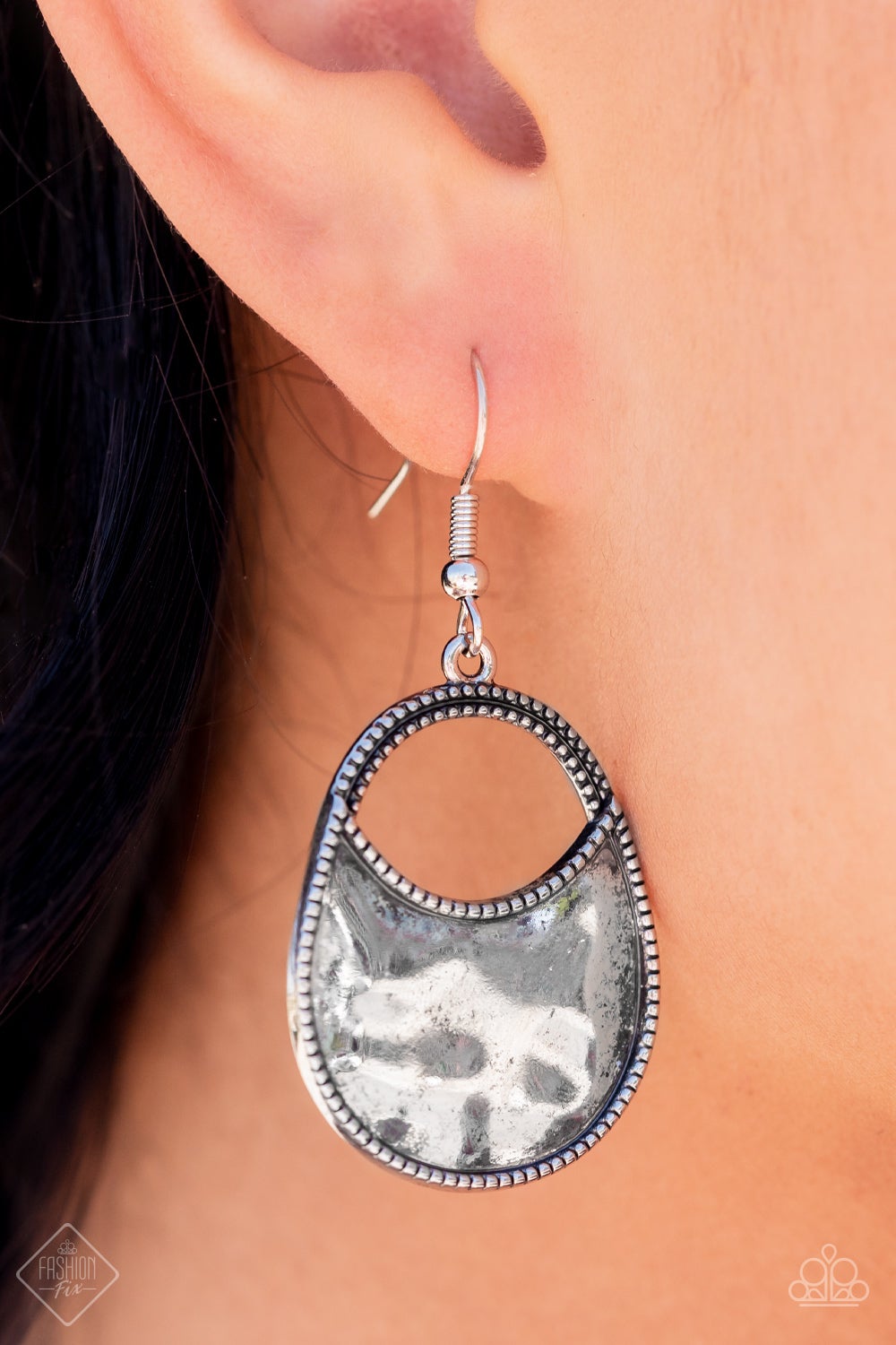 Paparazzi Accessories - Rio Rancho Relic - Silver Earrings